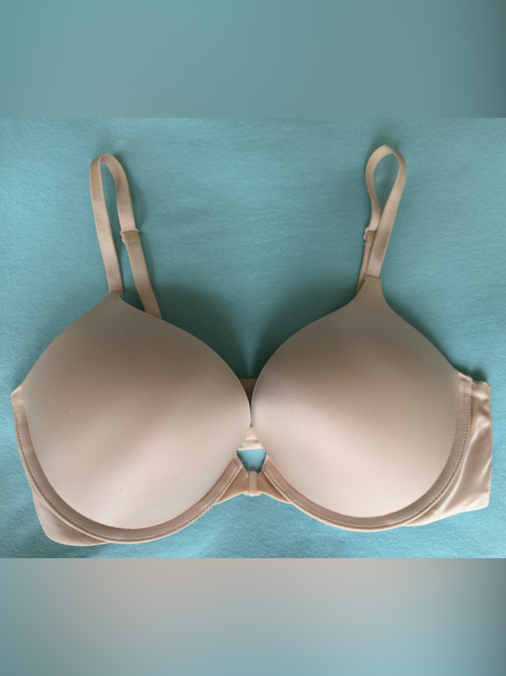 Bombshell Victoria’s Secret Nude Front Closure Laced Back Detailed T-Shirt Bra